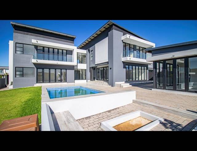 5 BEDROOM HOUSE FOR SALE IN MIDSTREAM HEIGHTS